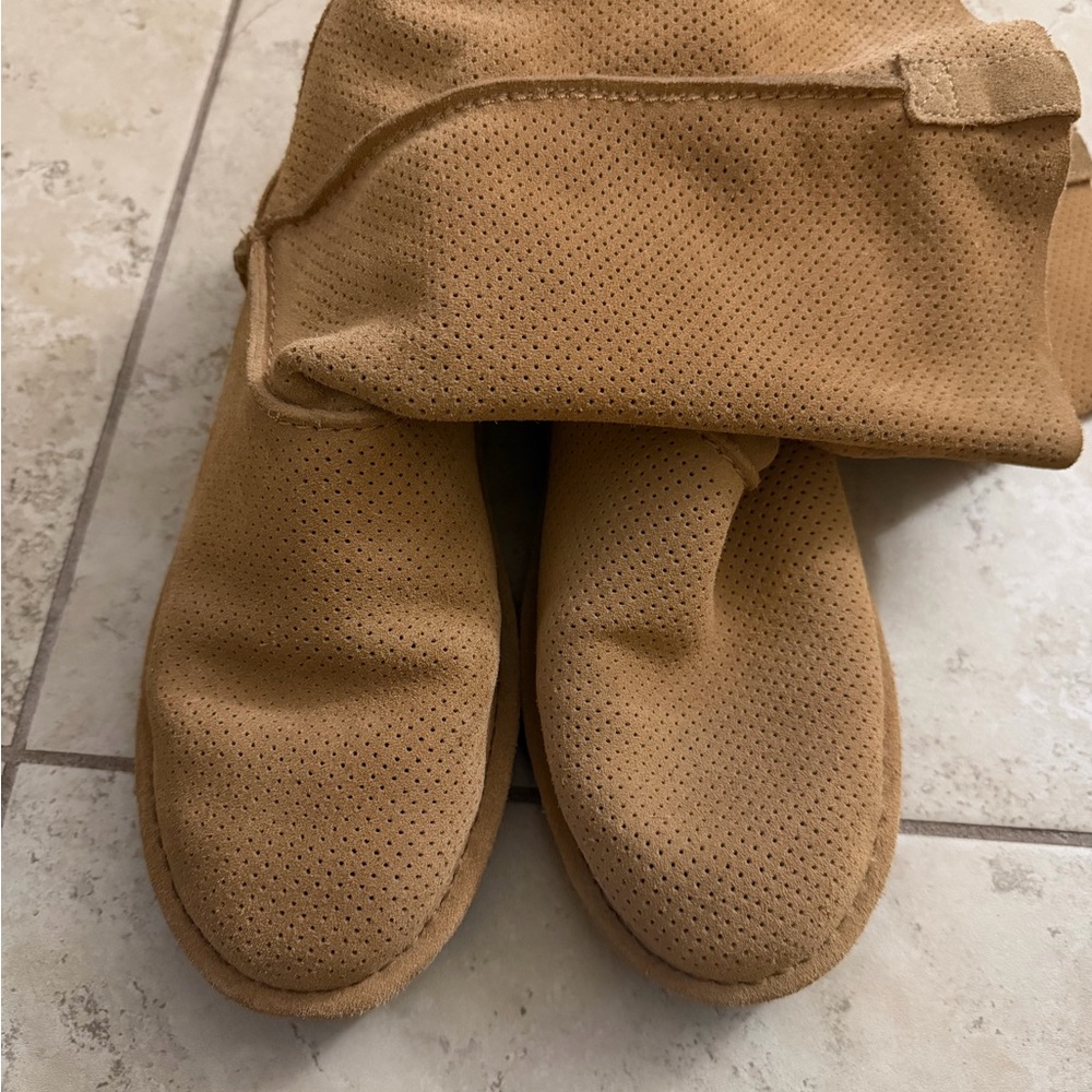 UGG Classic Unlined Chestnut Suede Leather Boots Size 10